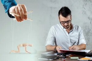 Agnotologia: ce este studiul ignoranței?