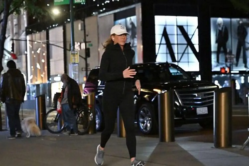 Antrenamentul lui Jennifer Aniston include alergare