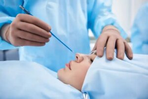 Avantajele rinoplastiei cu ultrasunete în comparație cu alte tehnici