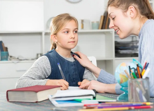 Copil care beneficiază de unschooling