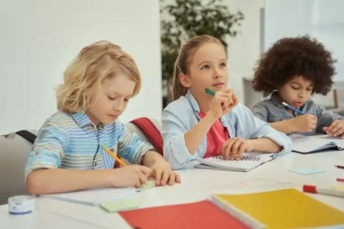 10 activități pentru gestionarea emoțiilor copiilor