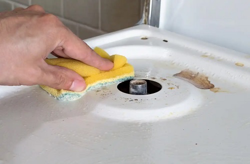 Casa pare murdară dacă plita nu este curățată