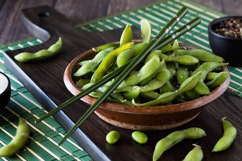 Edamame are beneficii pentru tranzitul intestinal