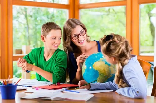Educația la domiciliu sau homeschooling: ce ar trebui să știți