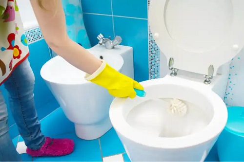 8 greșeli în curățarea toaletei