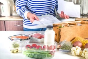 Meal kit: avantajele și dezavantajele kiturilor pentru prepararea mâncării