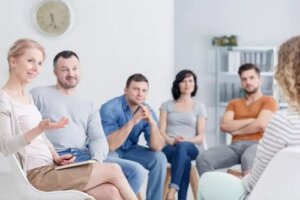 Ce este școala pentru părinți și ce învățăm acolo?
