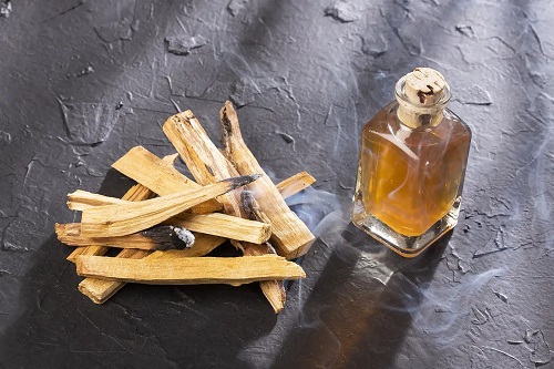 Bucăți de lemn palo santo