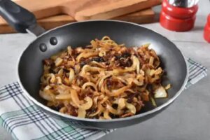 Rețetă de ceapă caramelizată fără zahăr