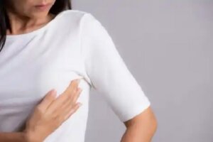 Durerea de sfârcuri: 9 cauze la bărbați și femei