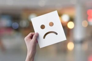 Ce sunt emoțiile aflictive și cum ne afectează ele?