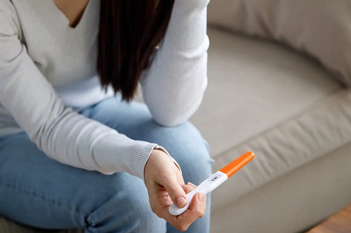 Femeie cu rezultate false la testul de sarcină