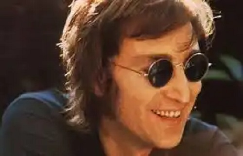 John Lennon tânăr