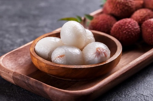 Litchi curățat de coajă