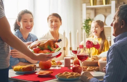 Masa servită în familie