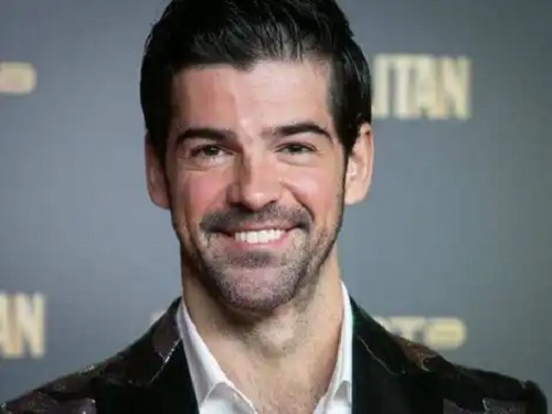 Antrenamentul pentru abdomen al actorului Miguel Ángel Muñoz