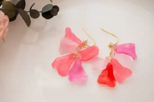 Ce este și cum se folosește plasticul magic?