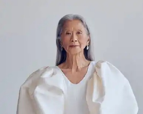 Rosa Saito este un model în vârstă