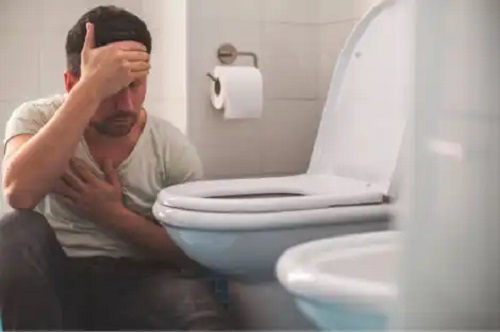 Vărsăturile cu sânge: care sunt cauzele și tratamentul?