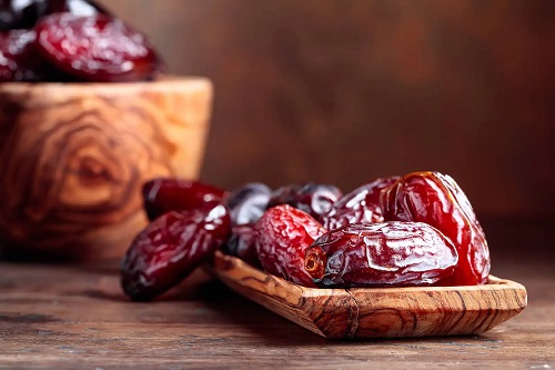 Curmalele sunt alimente care cresc nivelul de estrogen