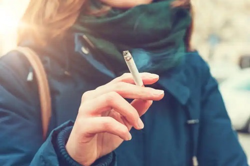 5 efecte ale fumatului asupra sănătății femeilor