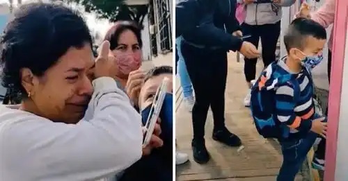 Mama plânge de emoție când își lasă fiul la școală pentru prima dată