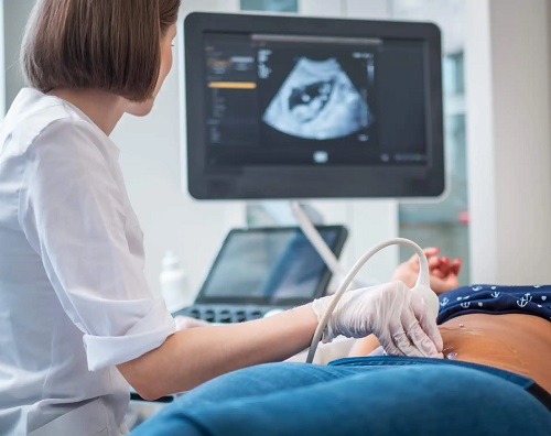 Medic ce descoperă iminența de avort