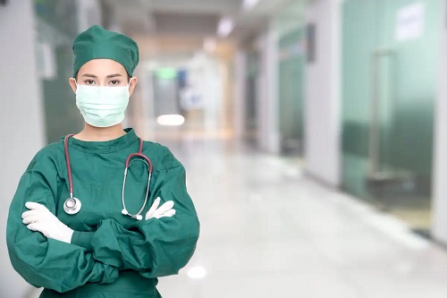 Medic ce folosește linoleum natural