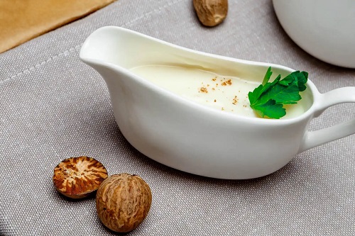 Sosieră cu sos bechamel keto