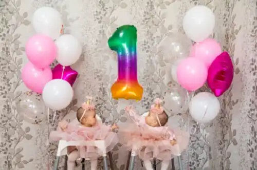 9 idei pentru a sărbători ziua de naștere a gemenilor