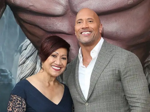 Dwayne Johnson și mama lui