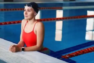 Protejarea părului, pielii și unghiilor împotriva clorului din piscină