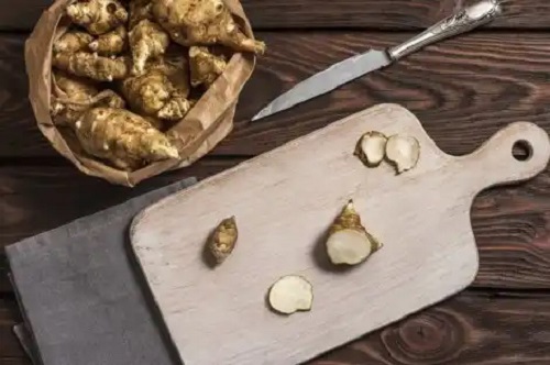 Topinamburul sau napul porcesc: beneficii, utilizări și rețetă