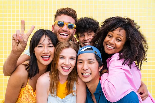 De ce millenialii par mai tineri decât sunt?