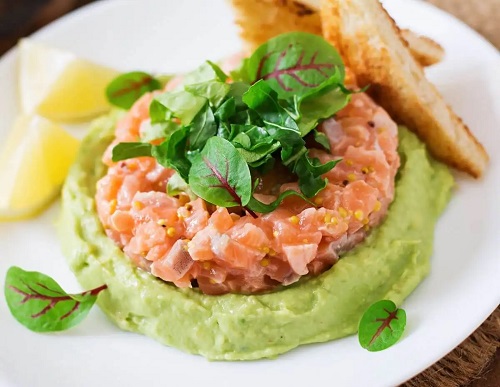 Guacamole cu somon