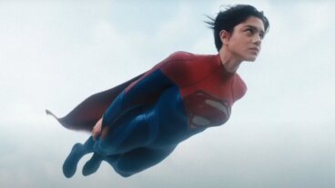 Rutina de exerciții a Sasha Calle pentru a fi Supergirl în „The Flash”